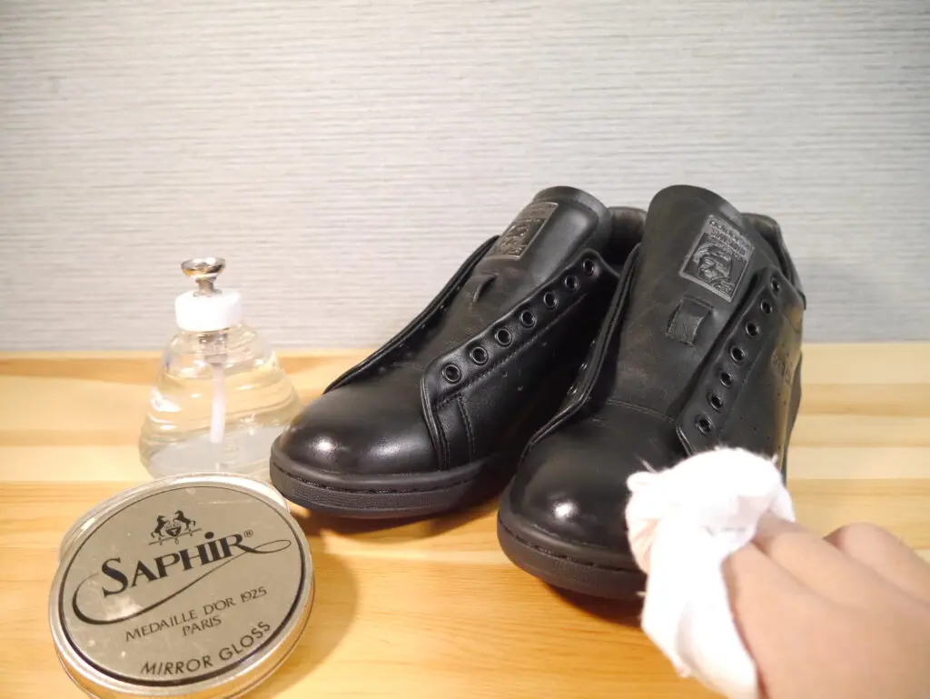 スタッズ付き黒レザー靴 楽天市場】K・SWISS ケースイス CLASSIC クラシック スニーカー メンズ