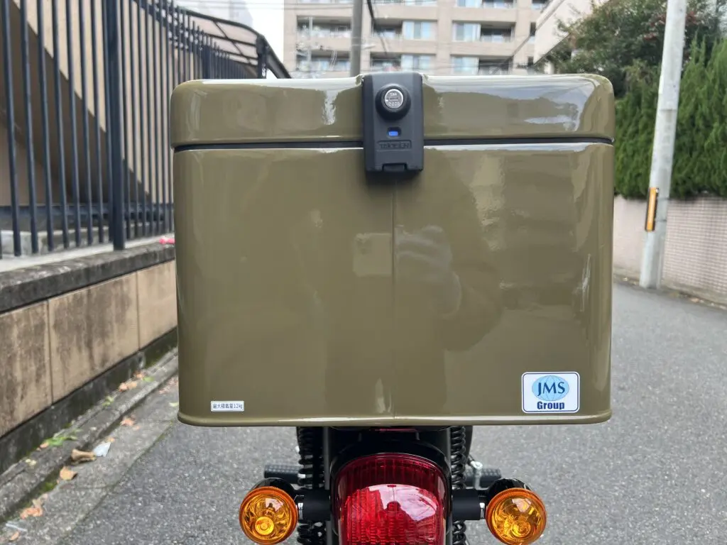 一七式特殊荷箱 カスタム クロスカブにリアボックス JMS 一七式特殊