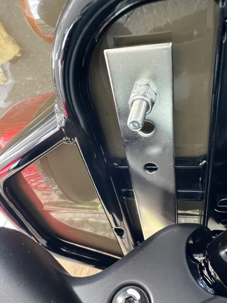 一七式特殊荷箱　取り付けビス